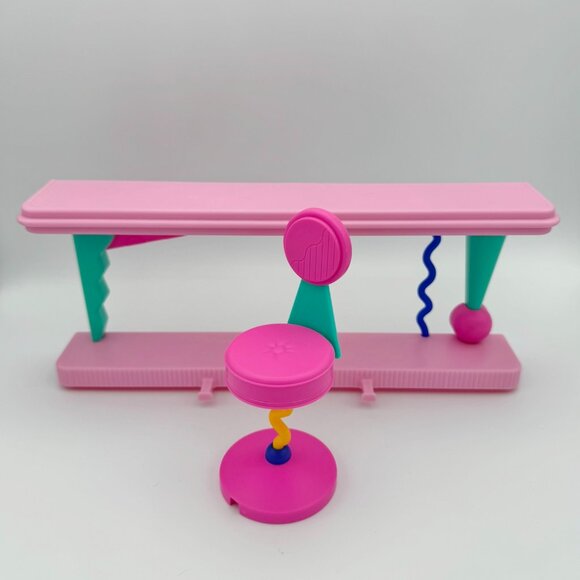 LOL Surprise! OMG House Of Surprises Replacement Breakfast Table & Bar Stool - Picture 3 of 6